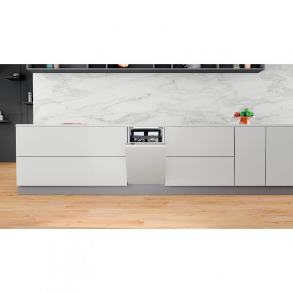 Вбудована посудомийна машина Whirlpool WSIC 3M27 C
