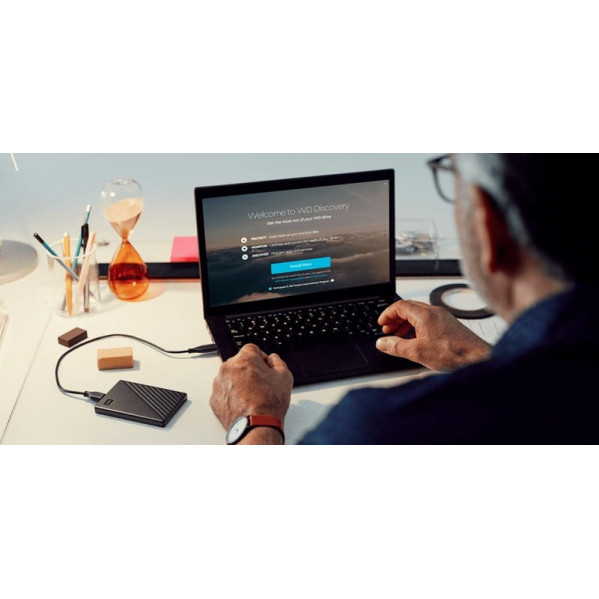 Зовнішній жорсткий диск 2.5" USB 4.0TB WD My Passport Black (WDBPKJ0040BBK-WESN)
